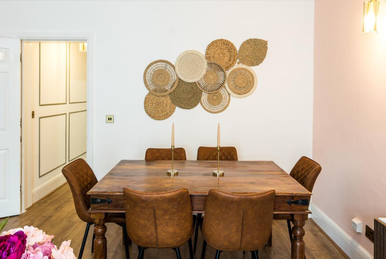 Charming Spacious 2Br Flat Near Station Plus Parking ロンドン エクステリア 写真