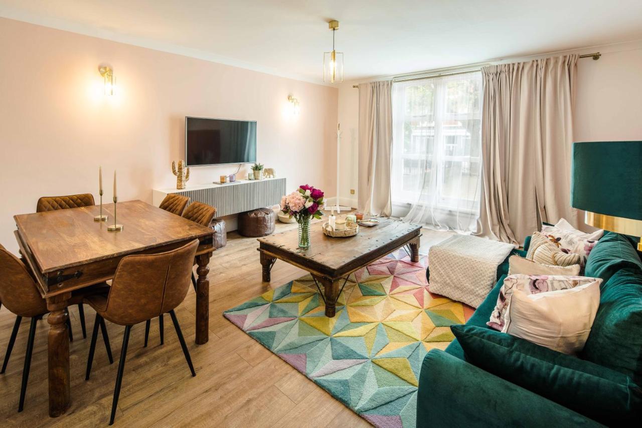 Charming Spacious 2Br Flat Near Station Plus Parking ロンドン エクステリア 写真