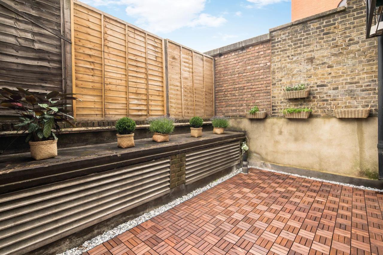 Charming Spacious 2Br Flat Near Station Plus Parking ロンドン エクステリア 写真