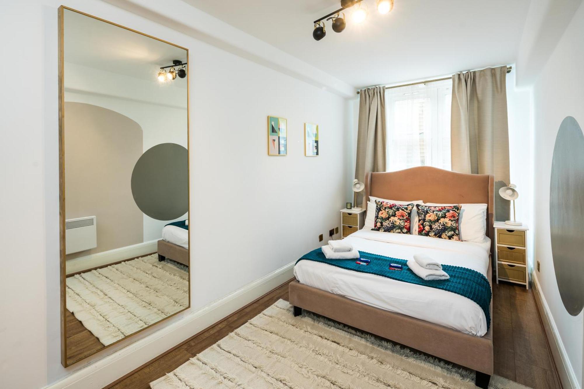 Charming Spacious 2Br Flat Near Station Plus Parking ロンドン エクステリア 写真