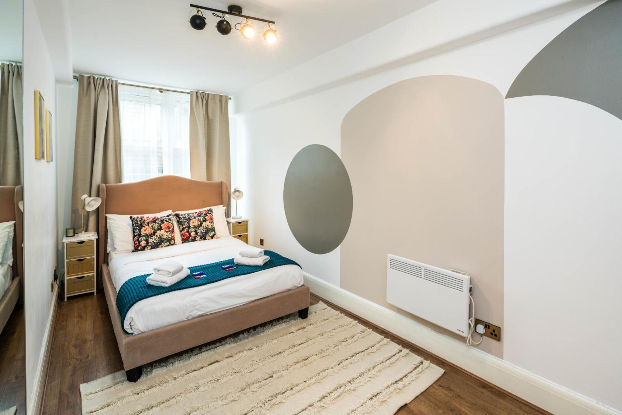 Charming Spacious 2Br Flat Near Station Plus Parking ロンドン エクステリア 写真